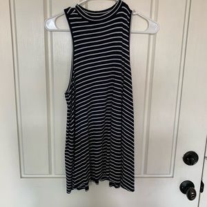 Wide armed sleeveless flowy tank